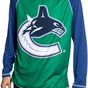 NWT Canucks Men’s Medium Green and Blue Long Sleeve Rash Guard Shirt